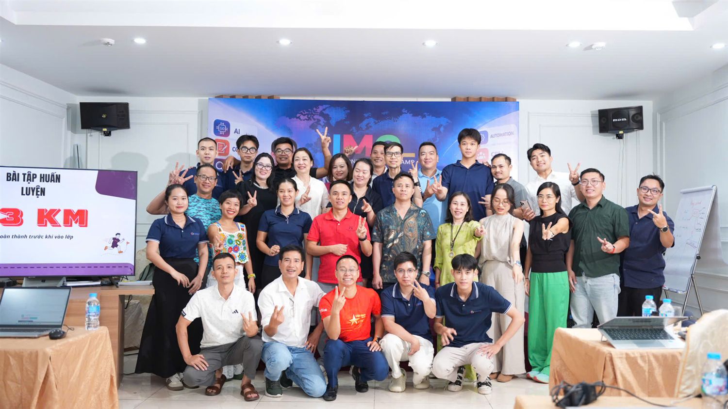 Chuyên gia Mai Tiến Tần và học viên khóa IMC – Internet Mastery Camp tại Phú Thọ
