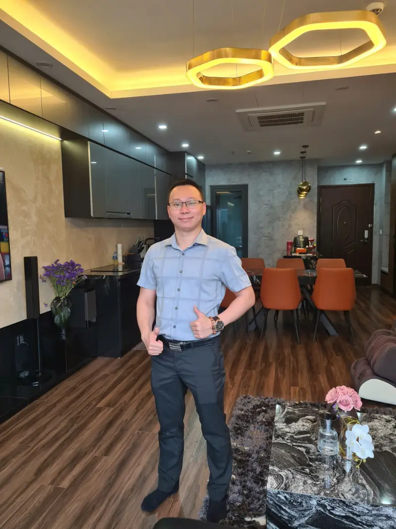 Hoàng Hà tại một căn hộ cao cấp